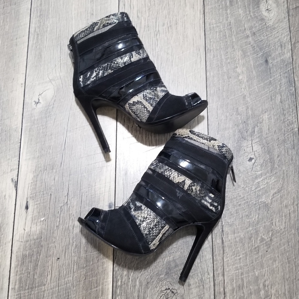 Schutz peeptoe heels size 5 Excellent condition